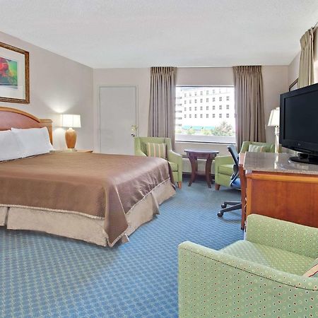 Travelodge By Wyndham Orlando Downtown Centroplex Dış mekan fotoğraf